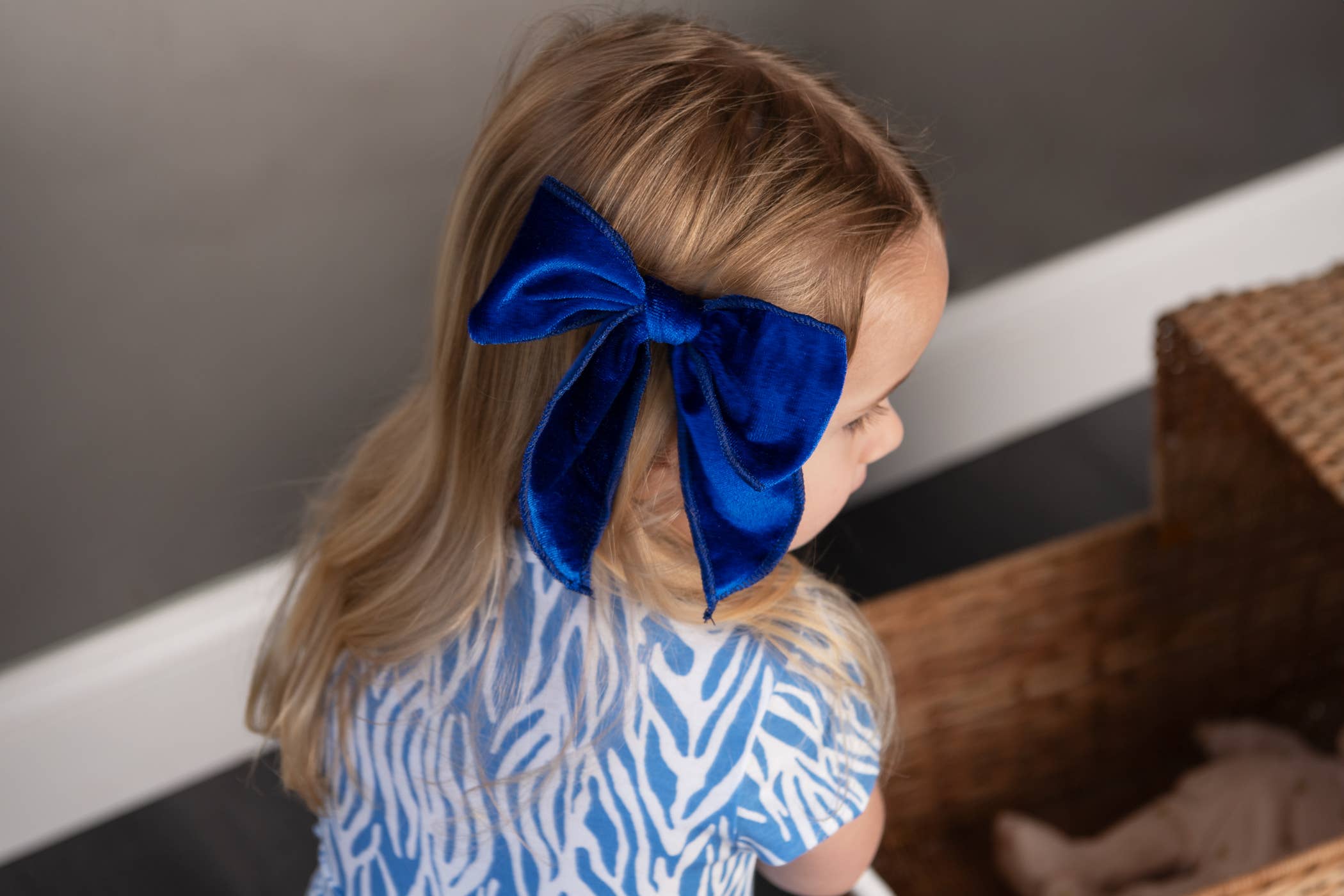 Bows Arts - Drapey Velvet Long Tail Bow