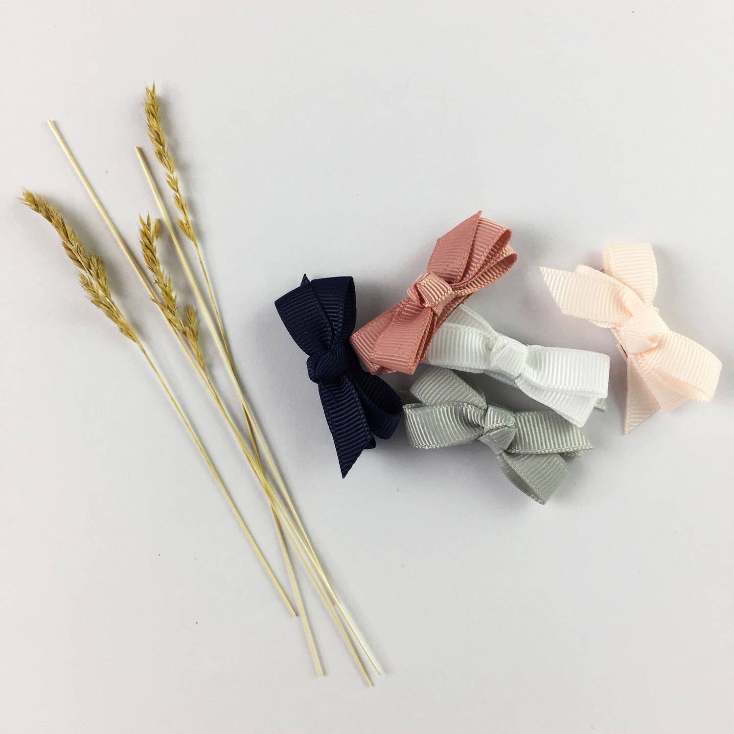 Baby Wisp - 5 Chelsea Boutique Grosgrain Bows on Snap Clips - Baby Hype