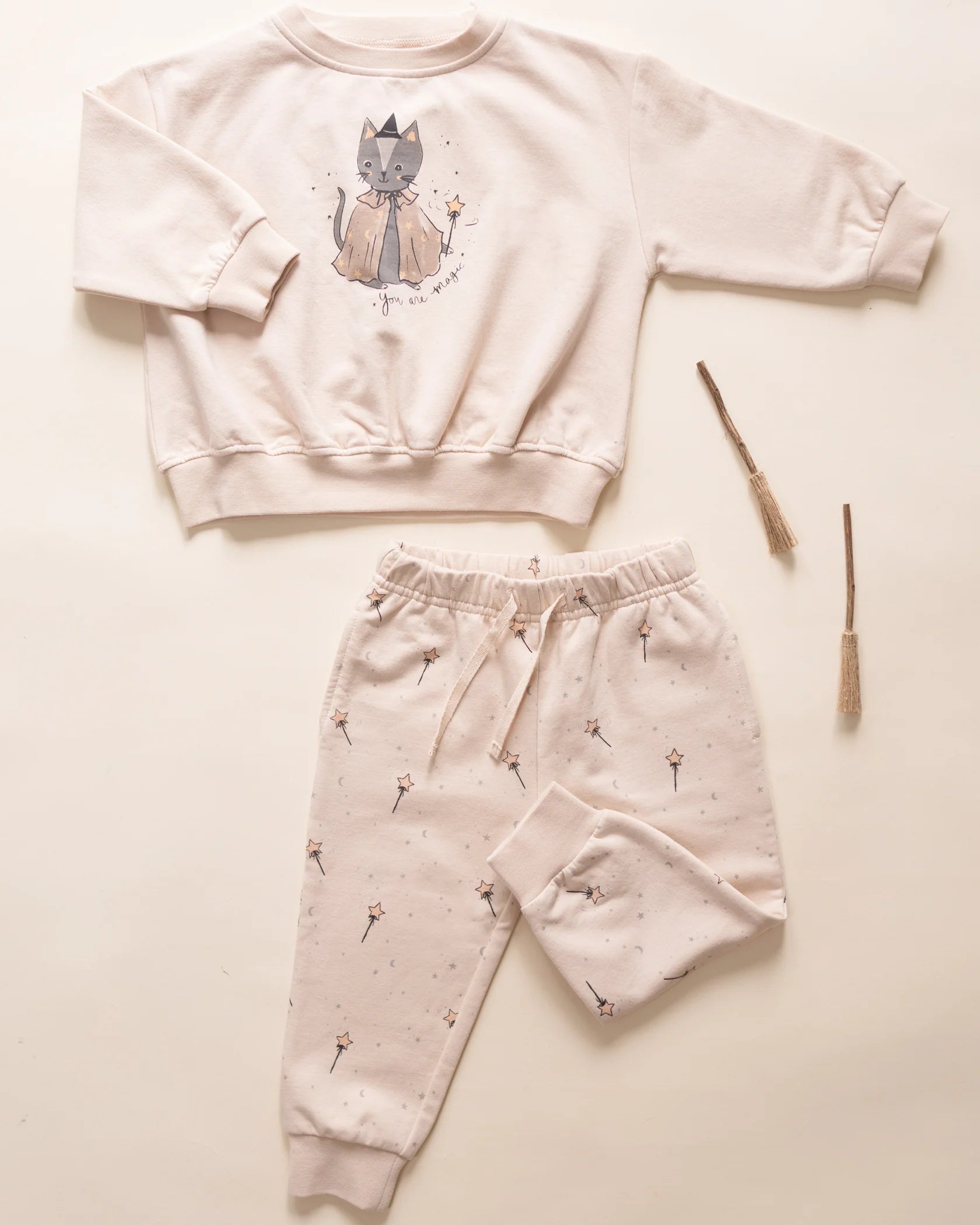 Quincy Mae - Relaxed Fleece Sweatshirt - Magic Cat