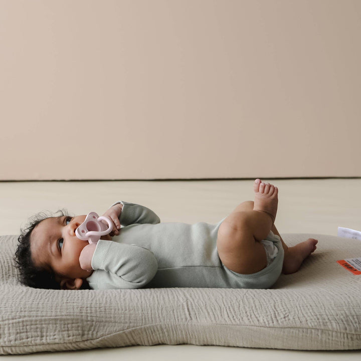 Snuggle Me Organic - Lounger Curve Muslin Cover | Birch