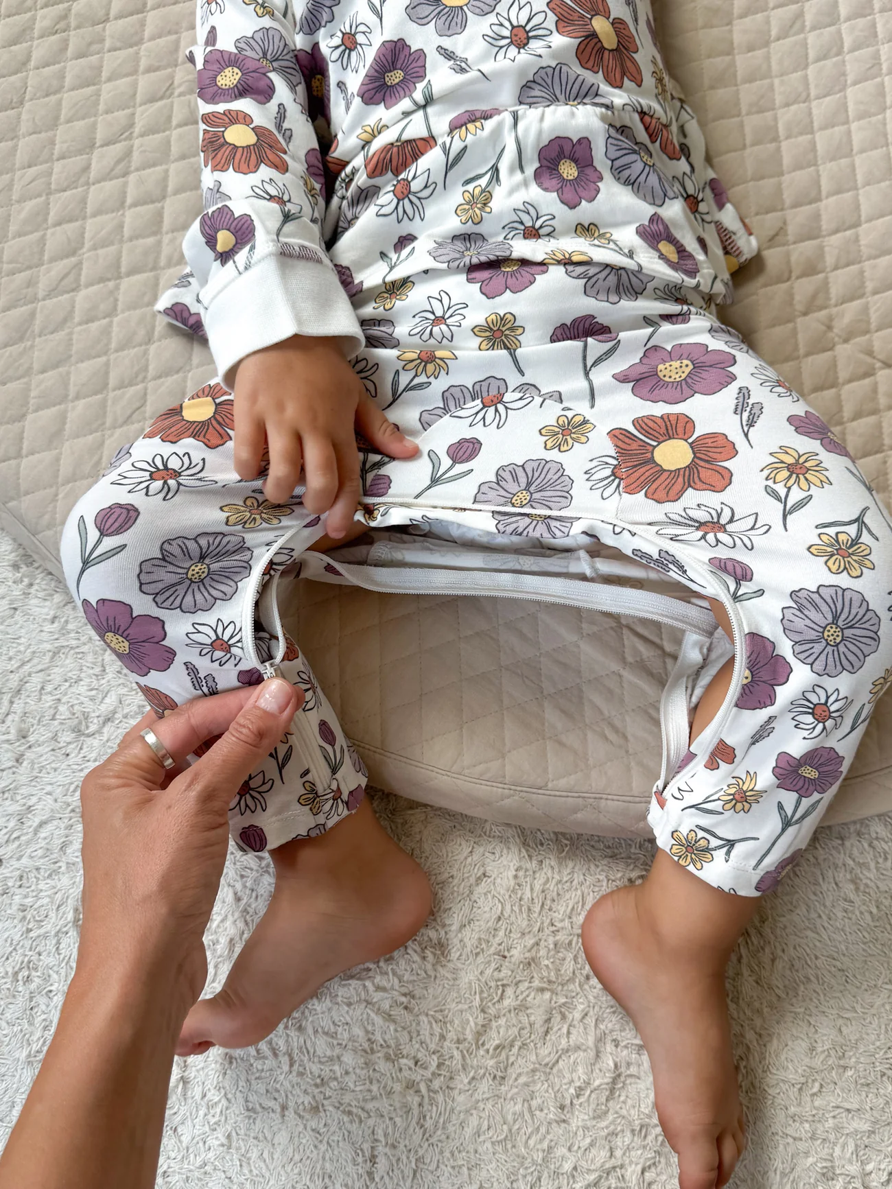 gunamuna - Fleece Ruffle Sweatsuit - Bouquet