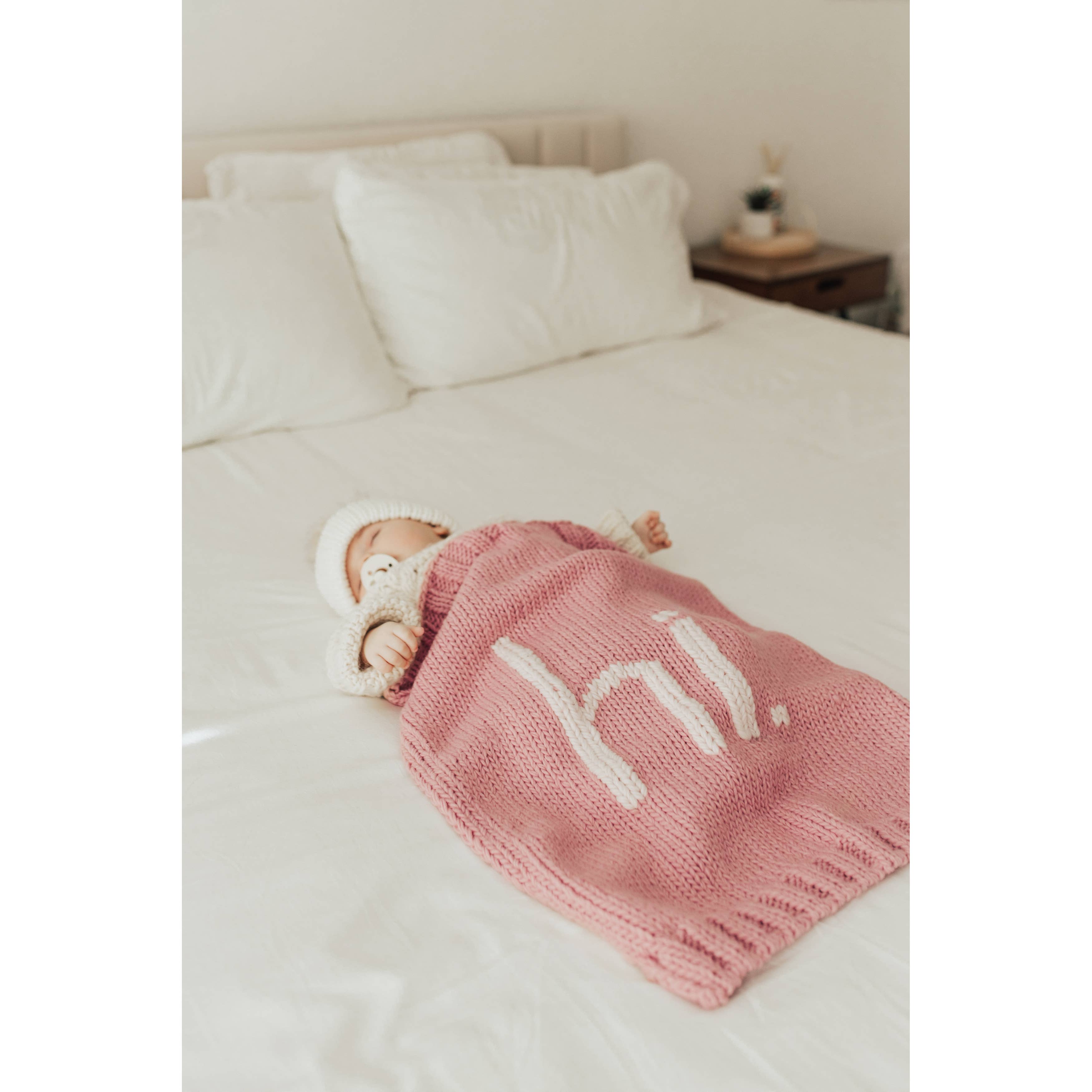 Huggalugs - hi. Hand Knit Blanket Rosy Pink Flower Bunny Beanie White/Mu